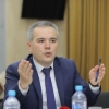 Oliy Majlisda hangoma: «olib qochish»ga uringan vazir o‘rinbosari «darhol tutildi»