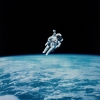 АҚШда NASA космонавти Брюс Маккэндлесс вафот этди