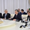 Mirziyoyev va Toqayev muzokaralarni kengaytirilgan tarkibda davom ettirdi