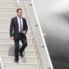 Dmitriy Medvedev kutilganidan bir kun avval Qirgʻizistonga bordi