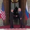 Путин ўзини «қотил» дея атаган Байден билан учрашди