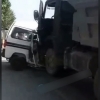 Farg‘ona viloyatida Damas avtomashinasi «Kamaz»ga borib urildi (video)