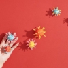 Koronavirus odam terisi yuzasida to‘qqiz soatgacha yashashi mumkin