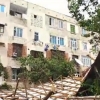 Kuchli shamol Toshkentdagi ko‘p qavatli uylarning tomlarini uchirib ketdi (video)