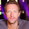 Coldplay гуруҳи яккахони Крис Мартин уйида концерт берди (видео)