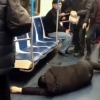 Moskvada o‘zini koronаvirusga chalingandek ko‘rsatgan yigit qo‘lga olindi (video)