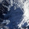 Эльбурс чўққисига кўтарилаётган икки альпинист 4,9 минг метр баландликдан қулади