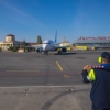 Самолёт бортида чақалоқ вафот этгани сабабли фавқулодда қўниш амалга оширди