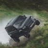 Jeyms Bond haqidagi yangi filmda Land Rover Defender avtomobili salto otadi (video)