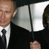 Путиннинг собиқ хотини ажралишдан кейин қандай пул ишлаб, уни қандай сарфламоқда?