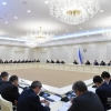 Shavkat Mirziyoyev iqtisodiyotda noreal raqamlar ortidan quvishni tanqid qildi