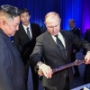 Putin va Kim Chen In bir-birlariga qilichlar sovg‘a qilishdi (video)