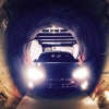 Ilon Mask Lon-Anjelesdagi tunnelda Tesla Model S elektromobilini taqdim etdi