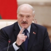 Lukashenko koronavirusga chalinganlarni shaxsan o‘zi davolashga tayyorligini aytdi