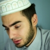 Yelkasiga jannatni ortgan yigit