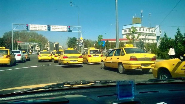 Samarqand taksilariga taksometrlar o‘rnatilishi boshlandi