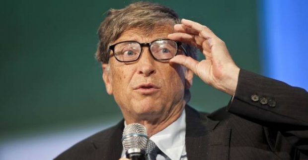 Билл Гейтс: Яқин 20 йил ичида кўп касблар дастурлашган роботлар қўлига ўтади