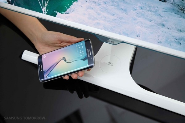 Samsung смартфонларни симсиз қувватлантирувчи биринчи мониторини тақдим этди