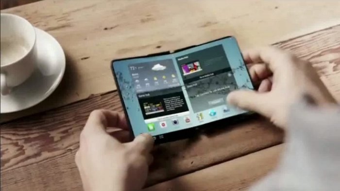 Samsung икки дисплейга эга смартфон яратмоқчи