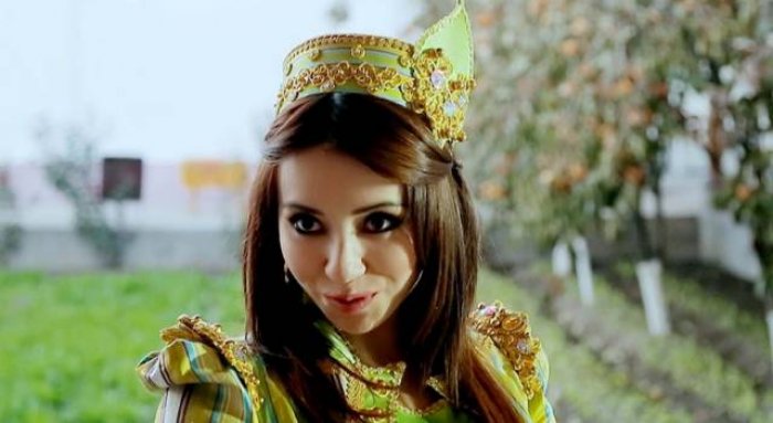 Aktrisa Shahzoda Muhamedova uni "o‘ynash" deb ayblagan shou biznes saytini sudga berdi
