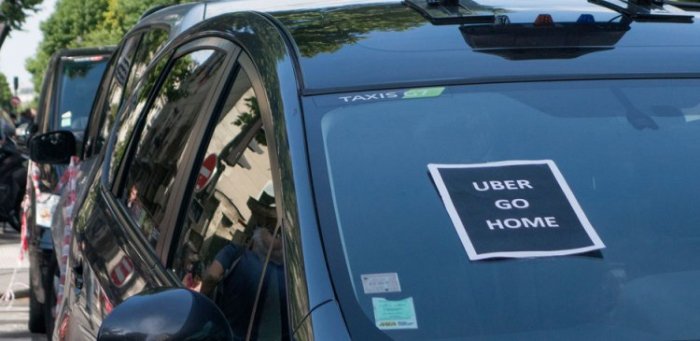 Fransiyada Uber taksi xizmatining ikki rahbari hibsga olindi
