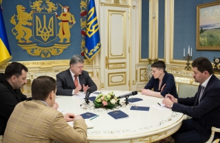 Порошенко Савченкога Европа етакчилари билан учрашув ўтказишни таклиф қилди