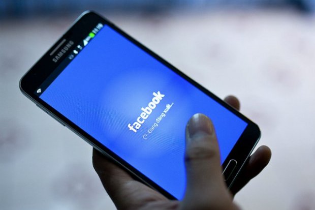 Sukerberg Facebook’dagi uydirma yangiliklarga qarshi kurashishga va’da berdi