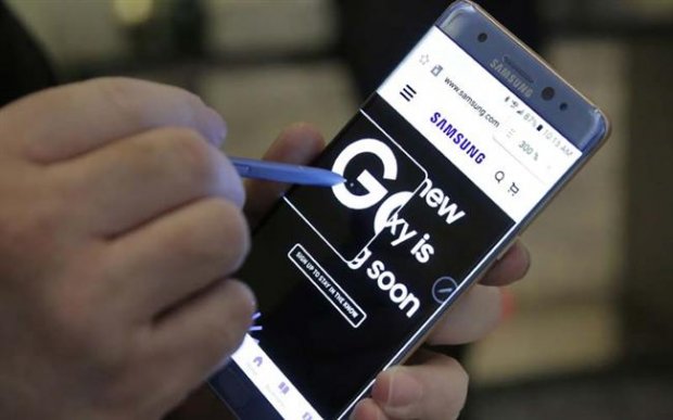 Samsung компанияси АҚШ нашрларидан реклама жойлари харид қилмоқда