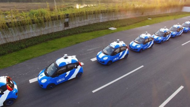 Хитойнинг Baidu компанияси ҳайдовчисиз автомобилларни кўчада синаб кўрди