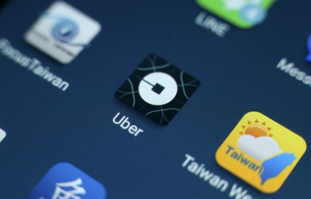 Uber San-Fransiskoda haydovchisiz taksi servisini tugatishdan bosh tortdi