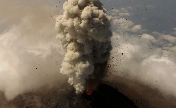 Гватемалада Фуэго вулқони отила бошланди