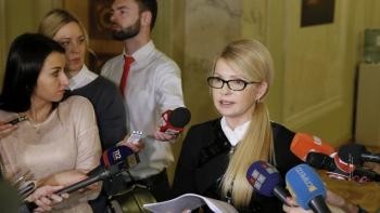 Тимошенко Украина қўғирчоқ ҳукумат орқали ташқаридан бошқарилишини айтди
