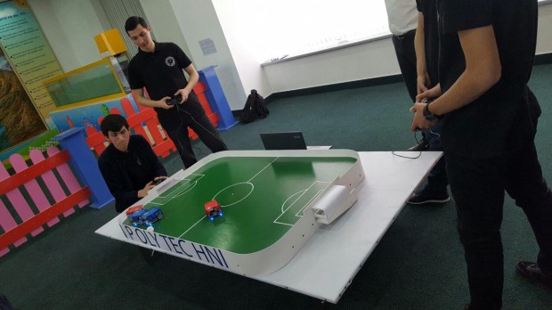 O‘zbekistonlik talabalar “SoccerBots” robotini yaratishdi