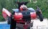 Тиниб-тинчимаган одамлар: "Лада" машинаси ҳақиқий робот-трансформерга айлантирилди (видео)