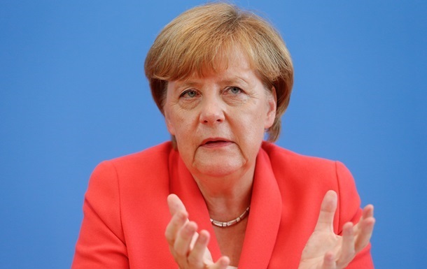 Меркель «Трамп девори»ни танқид қилди