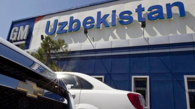 GM Uzbekistan avtomobillarning narxlari nega dollarga bog‘langaniga izoh berdi