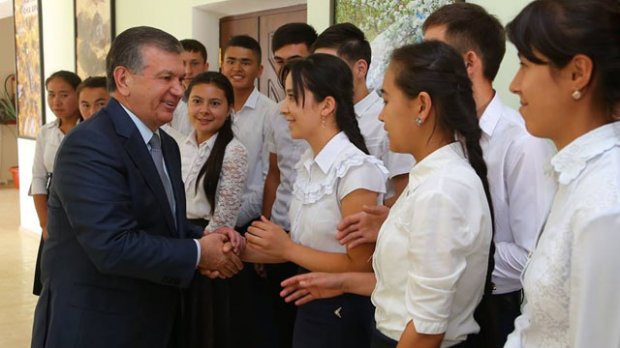 Shavkat Mirziyoyev: O‘tgan yilgi bitiruvchilarning 92 foizi ishli bo‘libdi. Kimni aldayapsiz?