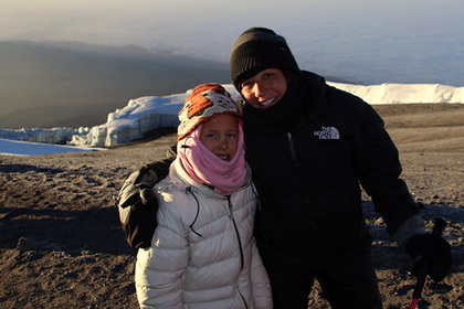 Amerikalik sakkiz yoshli qizaloq Kilimanjaro cho‘qqisini zabt etdi