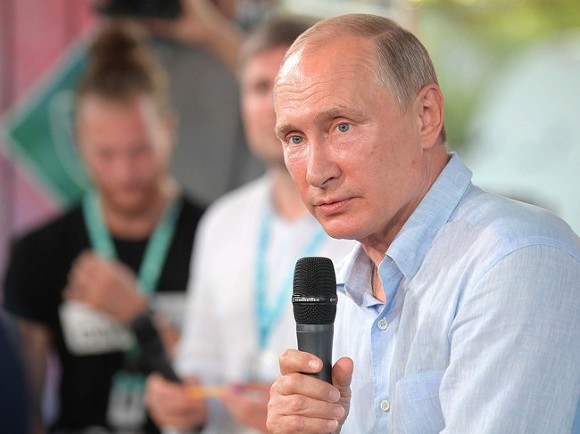 Putin kelajakda dunyoga kim hukmronlik qilishini aytdi