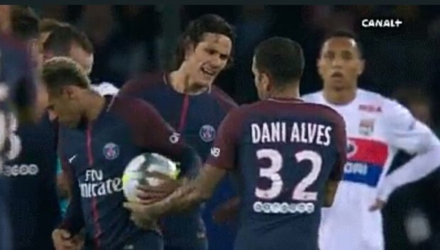 «PSJ»da bo‘linish: Dani Alves va Neymar Kavanini xafa qilishdi