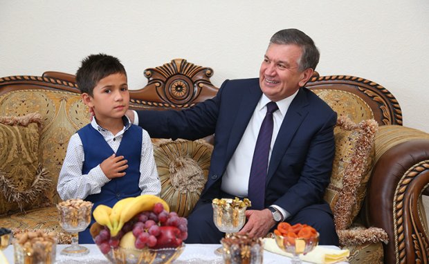 Shavkat Mirziyoyev asosiy e’tiborni yoshlarga qaratmoqda