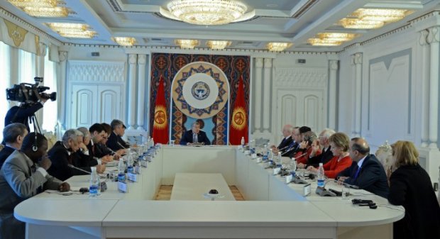 Atamboyev: halollik va demokratiya AQShda ham yo‘q