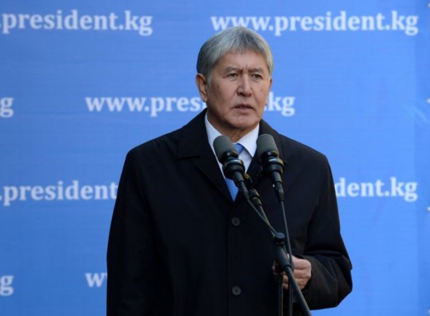 Almazbek Atamboyev: Babanovni qo‘llashim uchun 20 million dollar pora taklif etishdi (video)