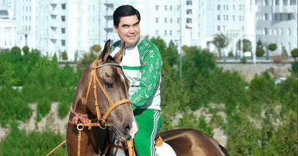 Turkmaniston prezidenti otda qurilish ob’ektlarini ko‘zdan kechirdi (video)