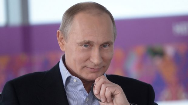 Putin Rossiyada ishlamoqchi bo‘lgan o‘zbekistonliklar huquqlarini kafolatladi