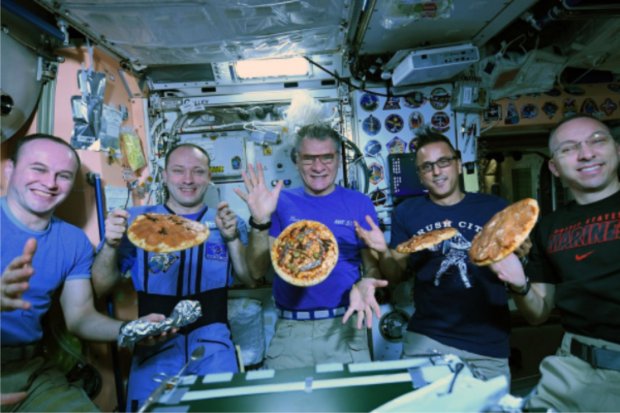 Astronavtlar kosmosda pitsa pishirishdi