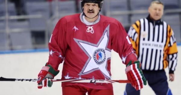 Беларусь президенти хоккей учрашуви вақтида майдондан четлатилди (видео)