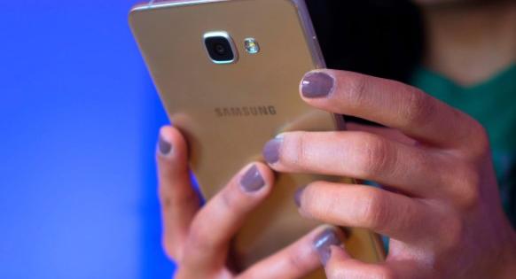 Samsung smartfonlari egalarini syurpriz kutmoqda