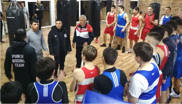 Hasanboy Do‘smatov va Shahobiddin Zoirov rossiyalik bokschilarga master klass o‘tkazdi (foto)