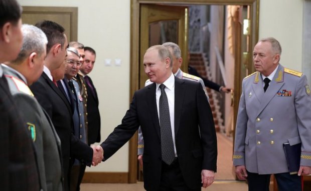 Путин Ўзбекистон ва яна 9 мамлакат мудофаа вазирлари билан учрашди